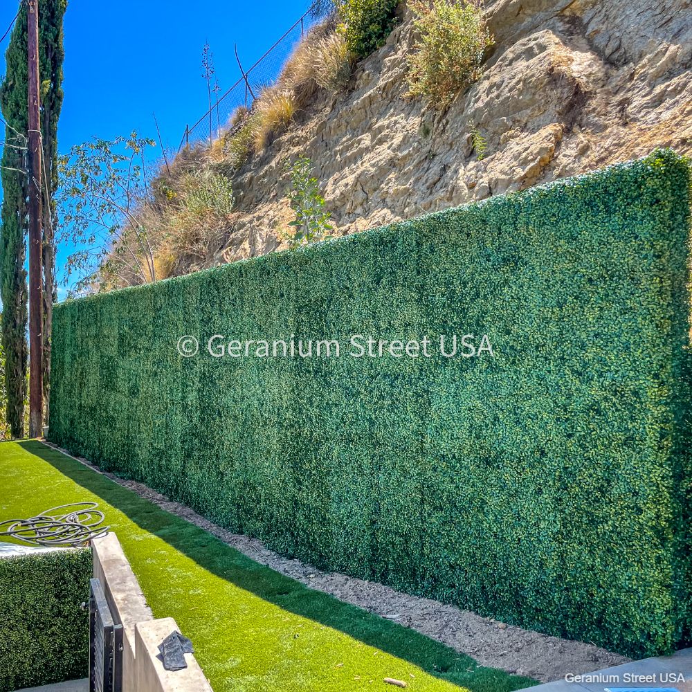 Fence extension with greenery