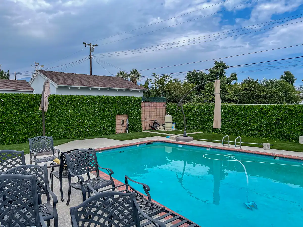 pool privacy 10